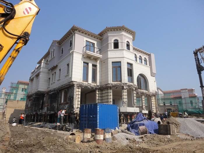 北京格拉斯小镇某别墅顶升工程